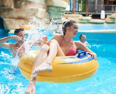 Wellness programme with entertainment in aquapark, baths and dinner